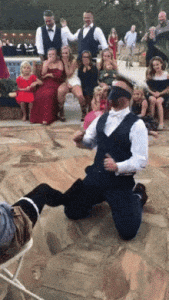 Broma de amigos en Boda