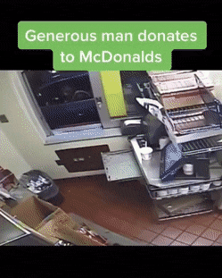 Hombre generoso dona su dinero a Mc Donald