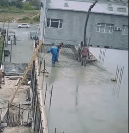 Poniendo el piso de cemento
